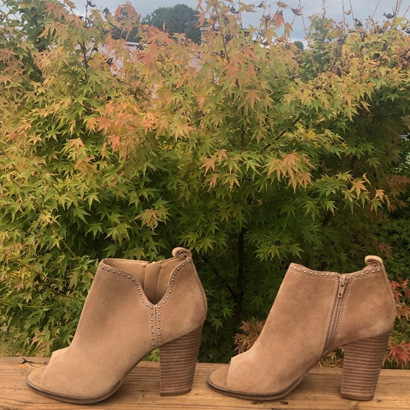 Donating๐HP Lucky suede leather peep toe booties! Sz 9 ๐ฐโฌ๏ธ - Picture 3 of 12